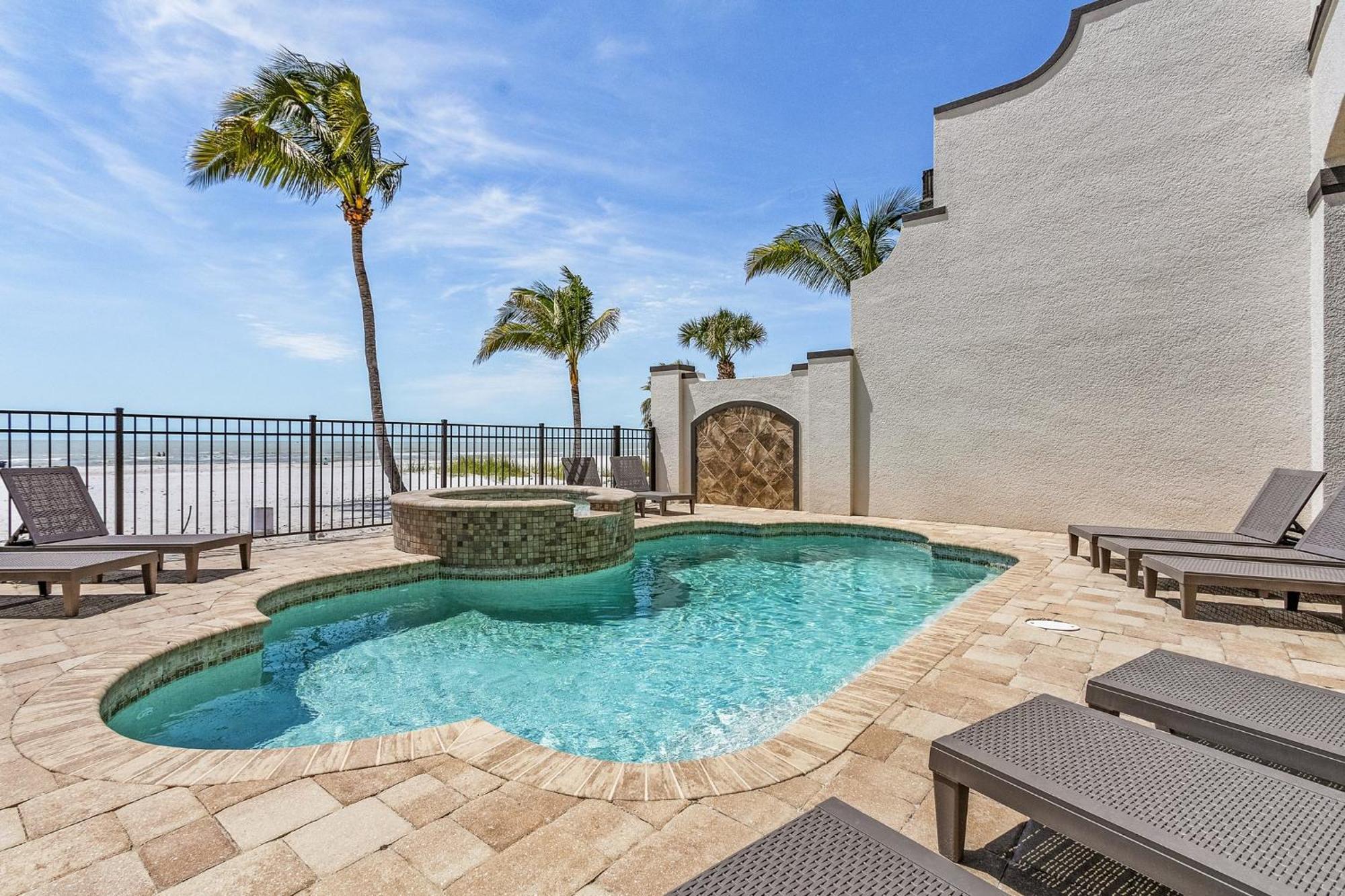 Gulf-Front 10Br Estate: Private Pools, Spas, Views Villa Fort Myers Beach Luaran gambar